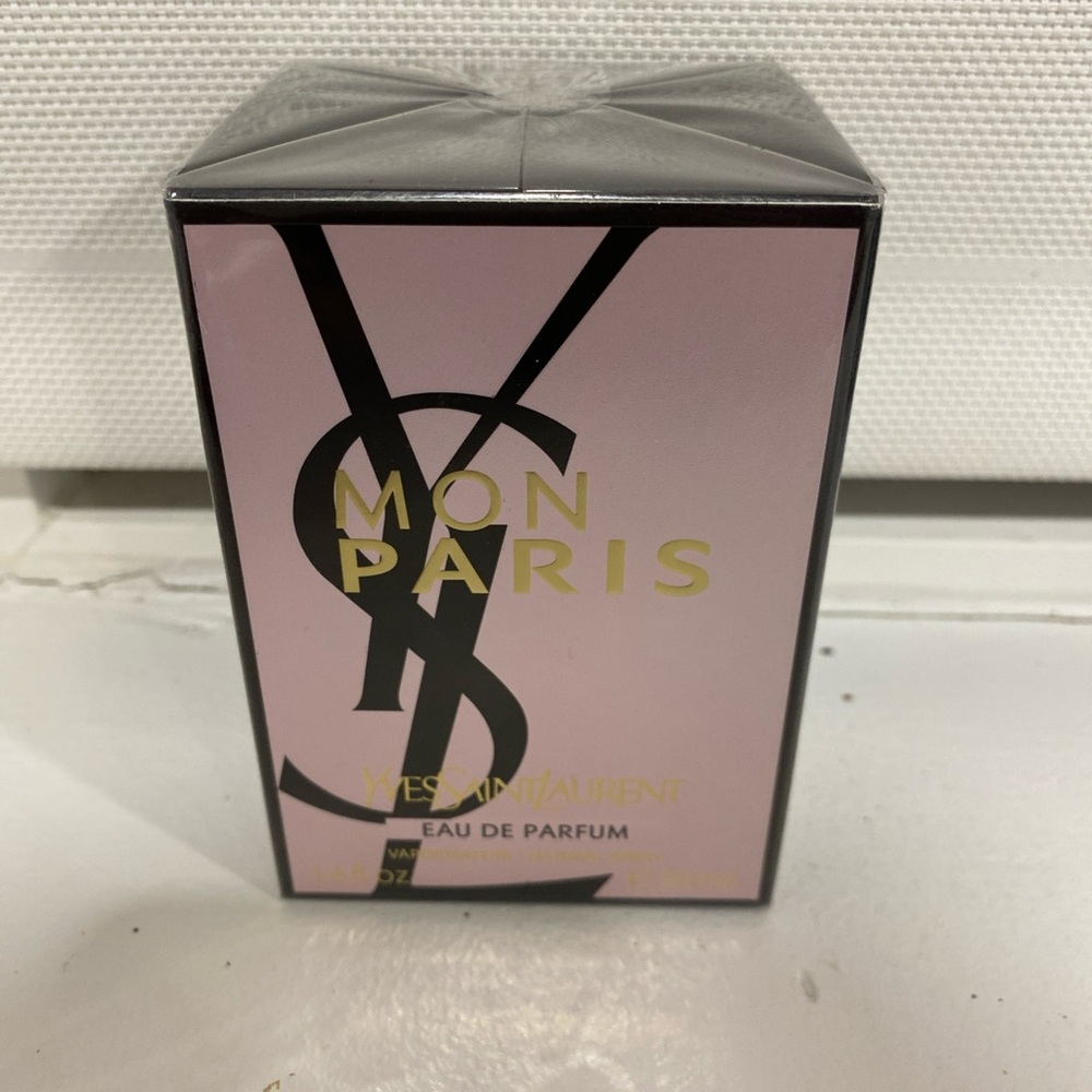 Yves Saint Laurent Mon Paris Eau de Parfum - Pink Box